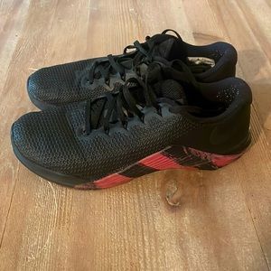 Nike Metcon 5’s Size 9